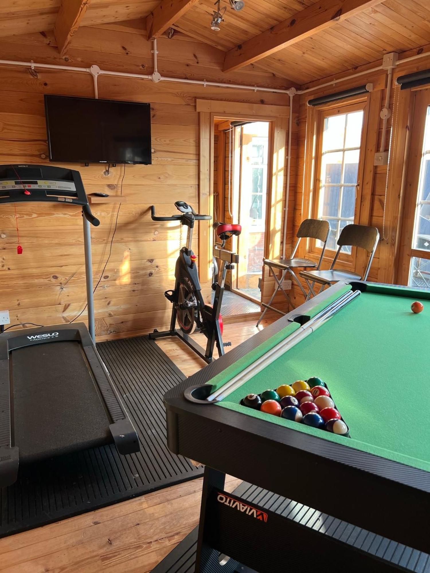 Netflix Home Jacuzzi Gym Fast Wifi Ps5 Free Parking 2 Spaces Hereford Kültér fotó